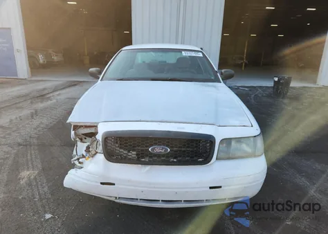 2010 Ford Crown Victoria Police Interceptor z USA, uszkodzony, nr VIN 2FABP7BV3AX114802